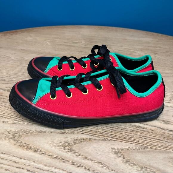 NWOT Converse Kid’s Chuck Taylor All Star Low Sneakers Green Red Black Size 2 - Picture 4 of 8